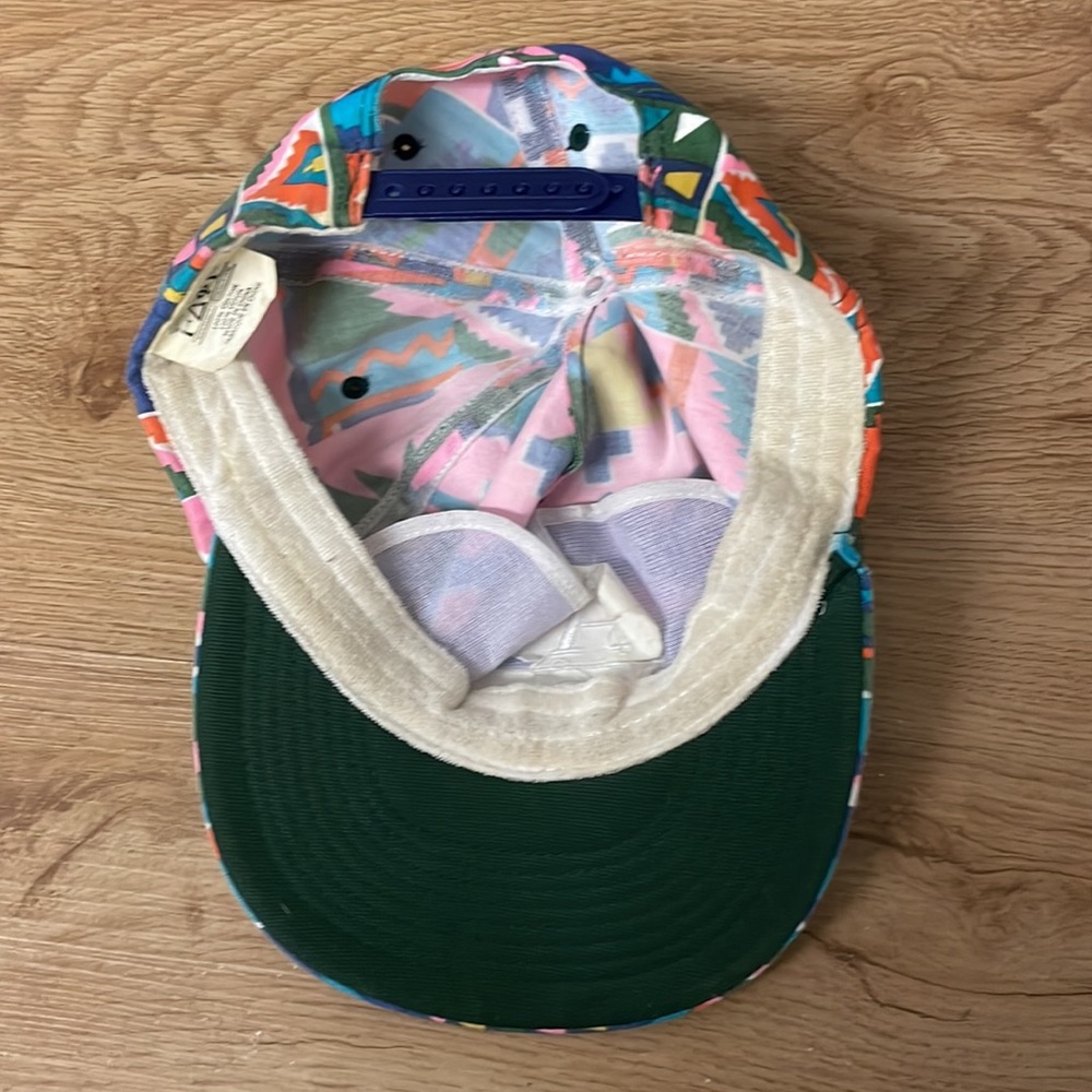 Adjustable hat. - Picture 2 of 3